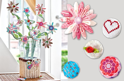 Ces fleurs en tissu et boutons ne faneront pas. Grâce à de jolis petits morceaux de tissu, aux boutons et à la pince spéciale imaginisce, vous créerez