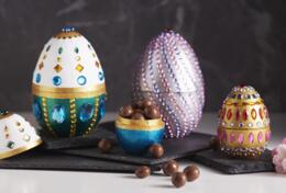 Crafting your own decorative eggs