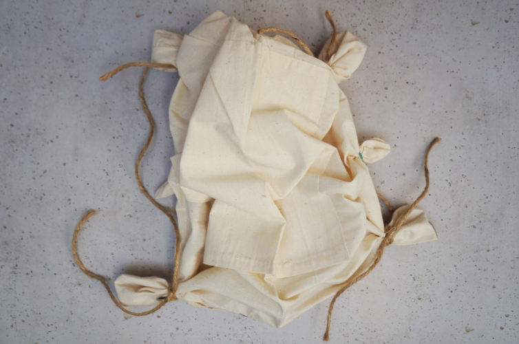 Batiktasche: Knoten