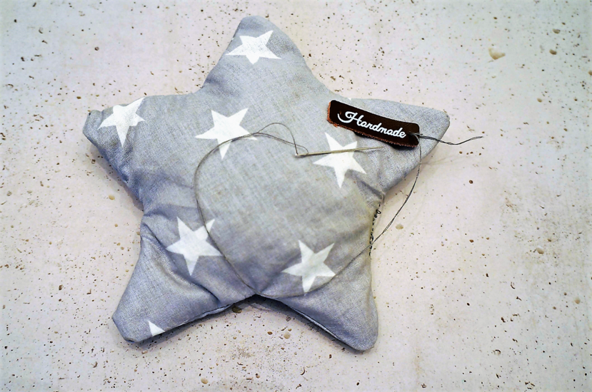 Cherry pit cushion in star shape: Label