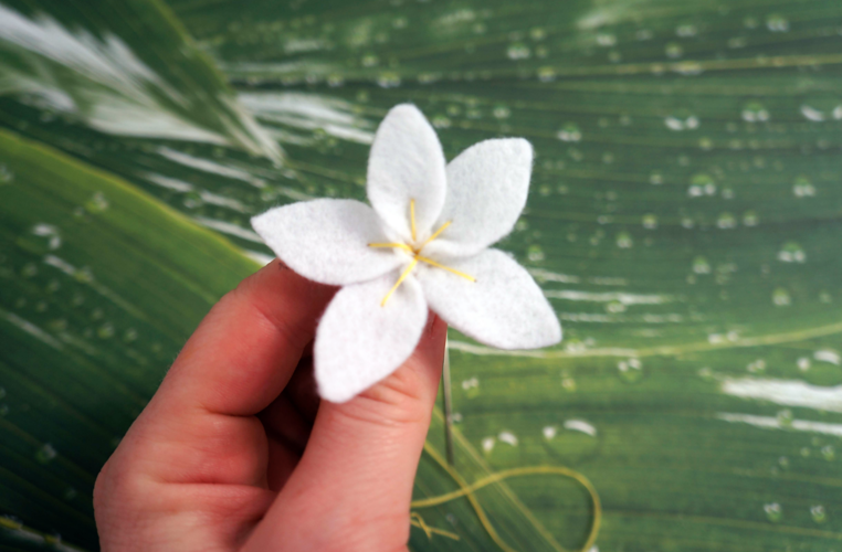 Blüte aus Filz selber nähen