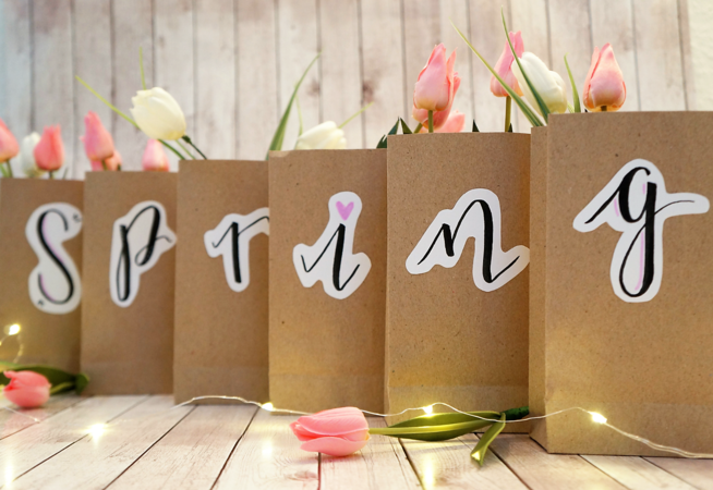 Handletteringvasen: Mood-Bild Handletteringvasen als Frühlingsboten