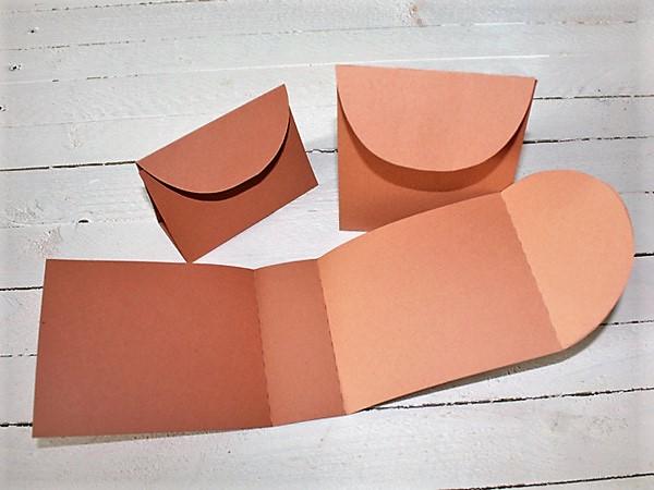 Emballage cadeau lapin de Pâques en carton guide gratuit aussi pour les enfants