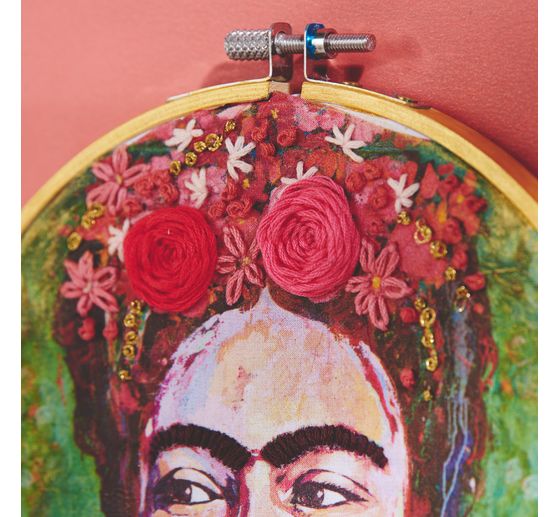Serviette « Femme à la couronne de fleurs »