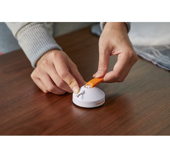 Fiskars Tisch-Nahtauftrenner