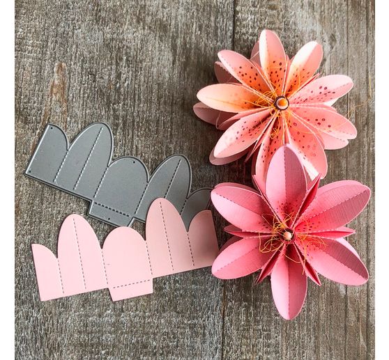 Punching template folding flowers "M"