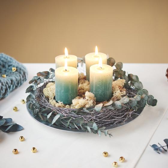 Adventskranz mit Eukalyptus