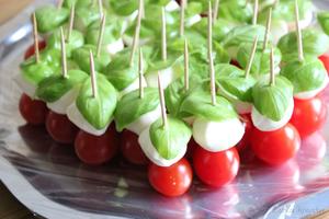 Mozzarella mit Tomate für Party 